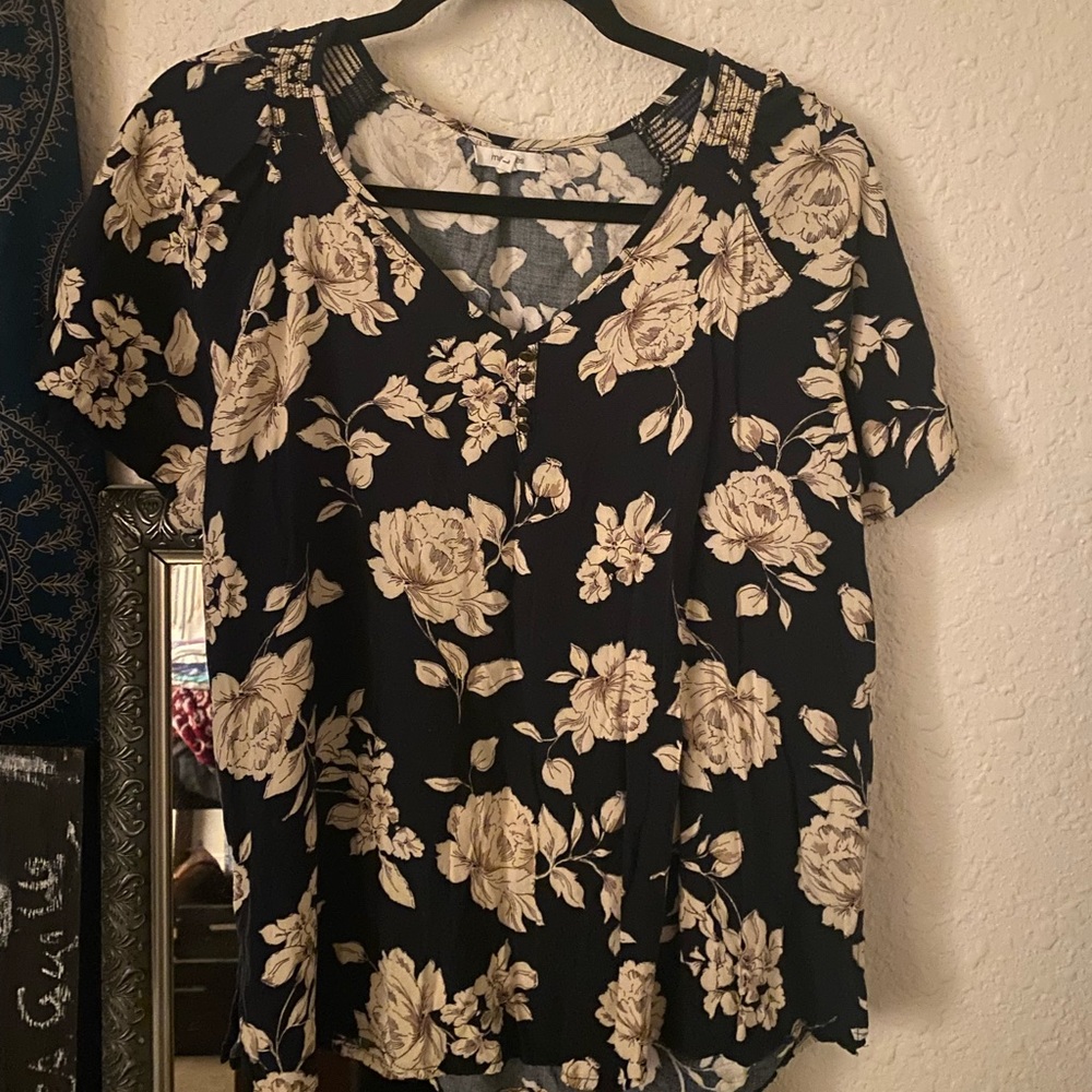 Blouse, black and flowers print silk thread four buttons down the front size L